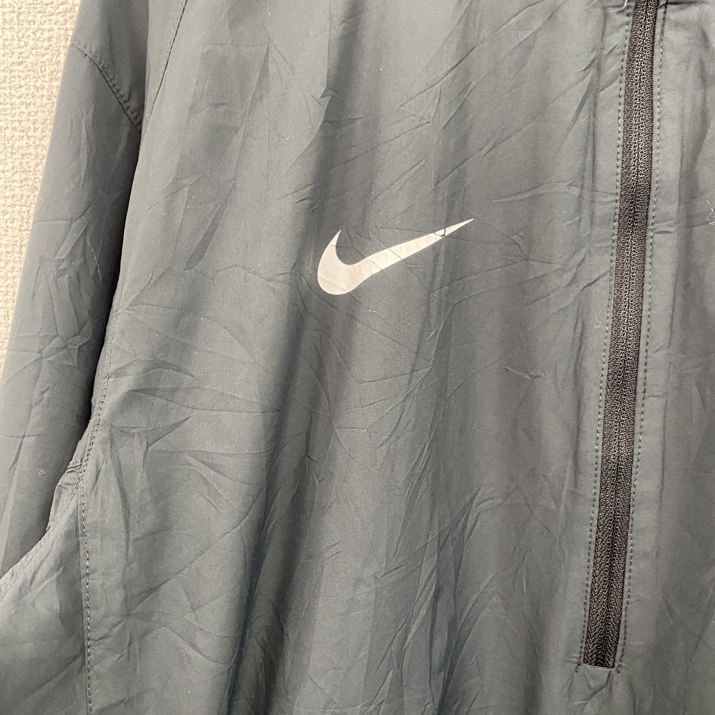 NIKE　ナイキ　フルジップナイロンジャケット　黒　ブラック　Mサイズ