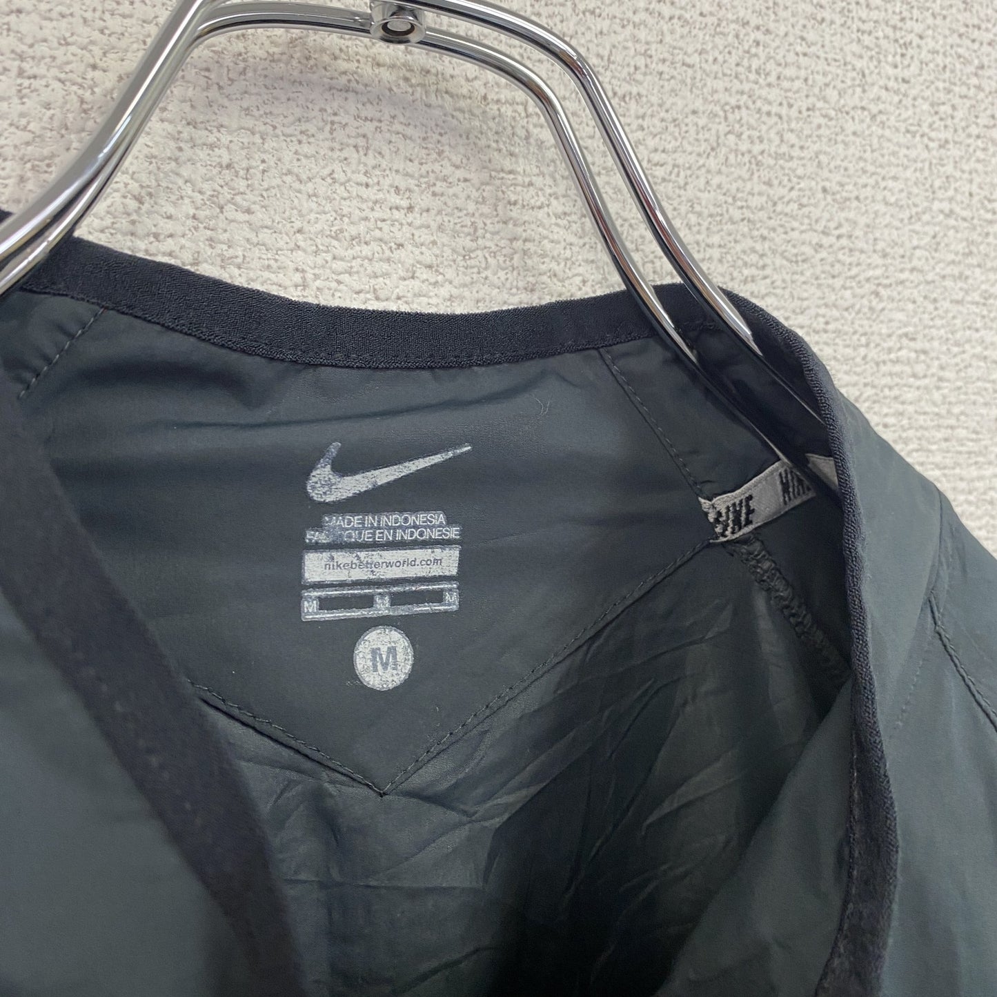 NIKE　ナイキ　フルジップナイロンジャケット　黒　ブラック　Mサイズ