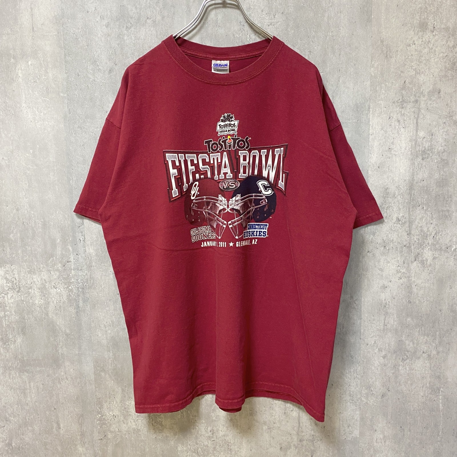 GILDAN ギルダン　半袖プリントTシャツ　赤　レッド　レトロ　アメフト　フィエスタボウル　2011　XLサイズ　古着