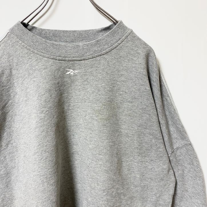 Reebok リーボック　長袖クルーネックワンポイントロゴ刺繍スウェット　トレーナー　オーバーサイズ　グレー　灰色　　古着
