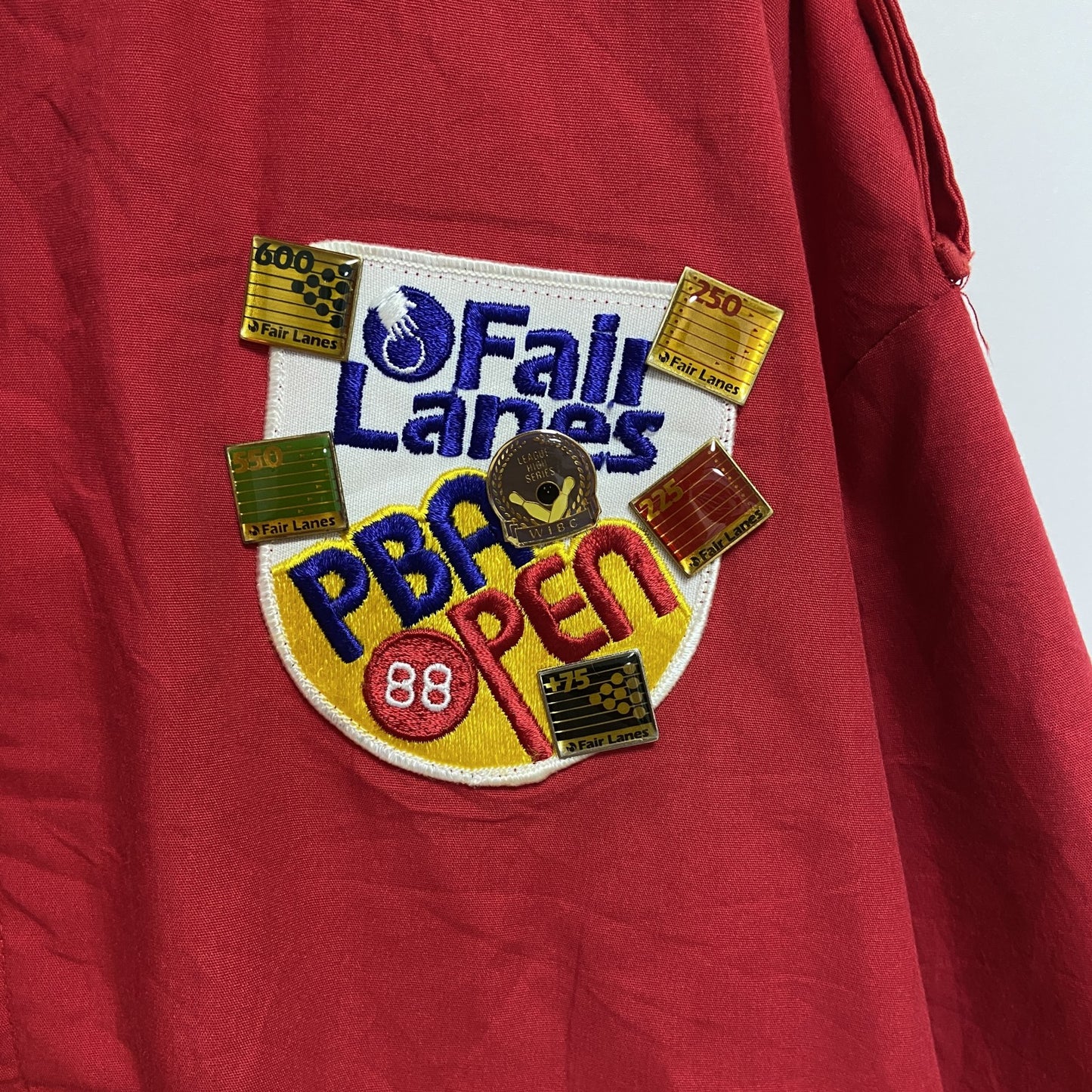 古着 used　70s　USA製　King Louie　長袖スイングトップ　ナイロンジャケット　ワンポイントワッペン刺繡　赤