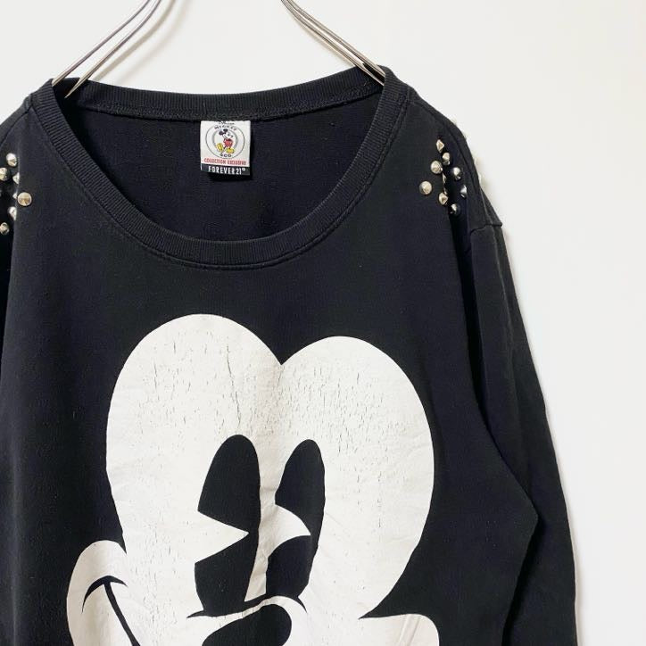 古着 used FOREVER21 DISNEY　ディズニー　長袖ビッグミッキープリントスウェット　トレーナー　スタッズ　ブラック