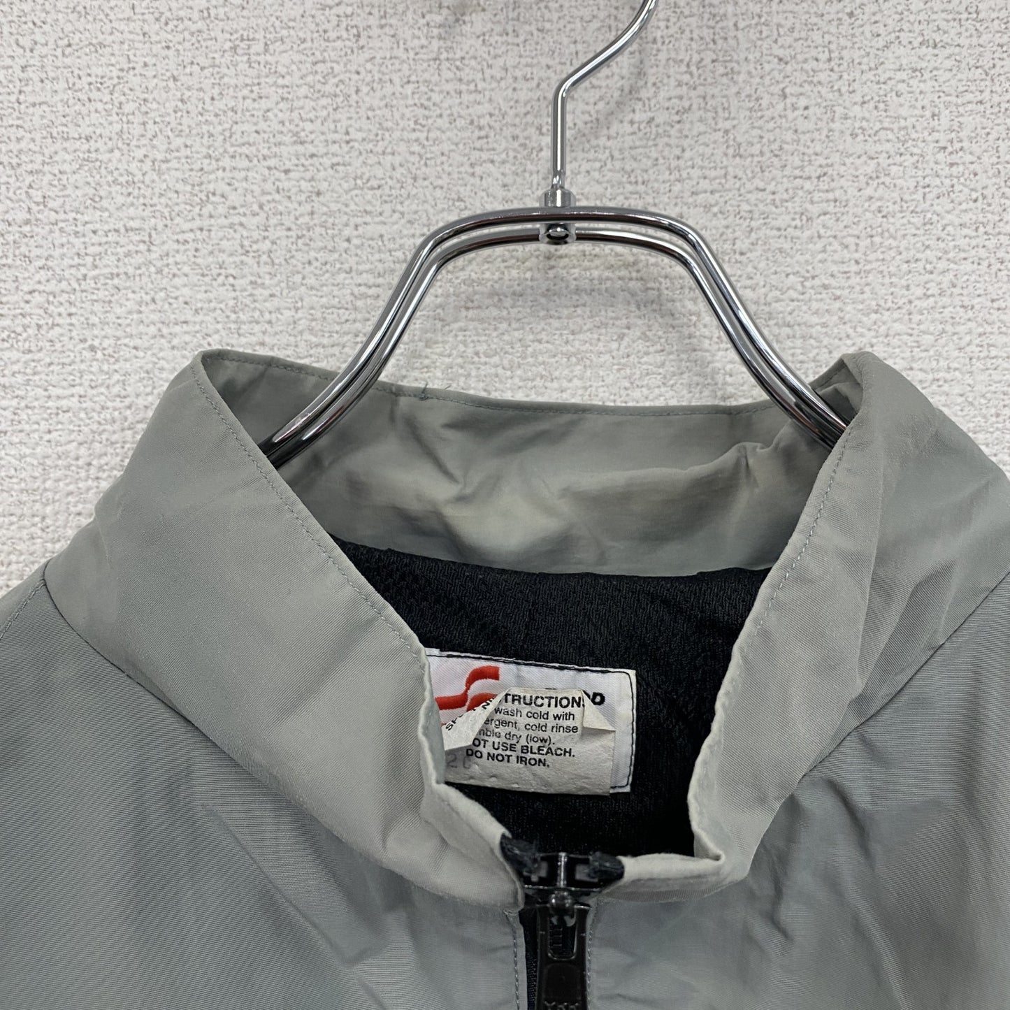 00s　米軍　U.S.ARMY　トレーニングジャケット　ナイロンジャケット　ヴィンテージ　灰色　グレー　Mサイズ