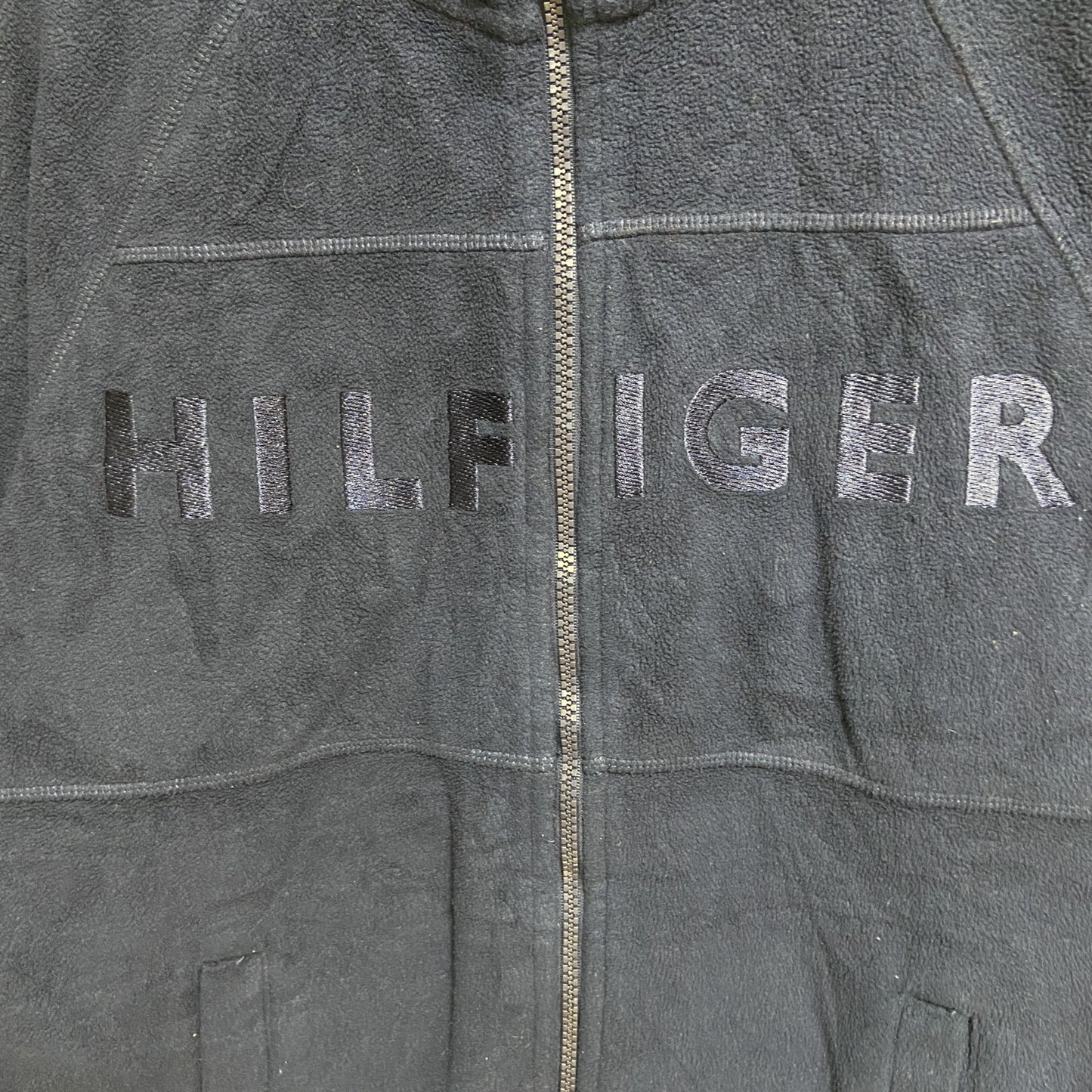 古着 used　トミーヒルフィガースポーツ　長袖フルジップフリースジャケット　紺　ネイビー　ハイネック　ポイント刺繡ロゴ　Mサイズ