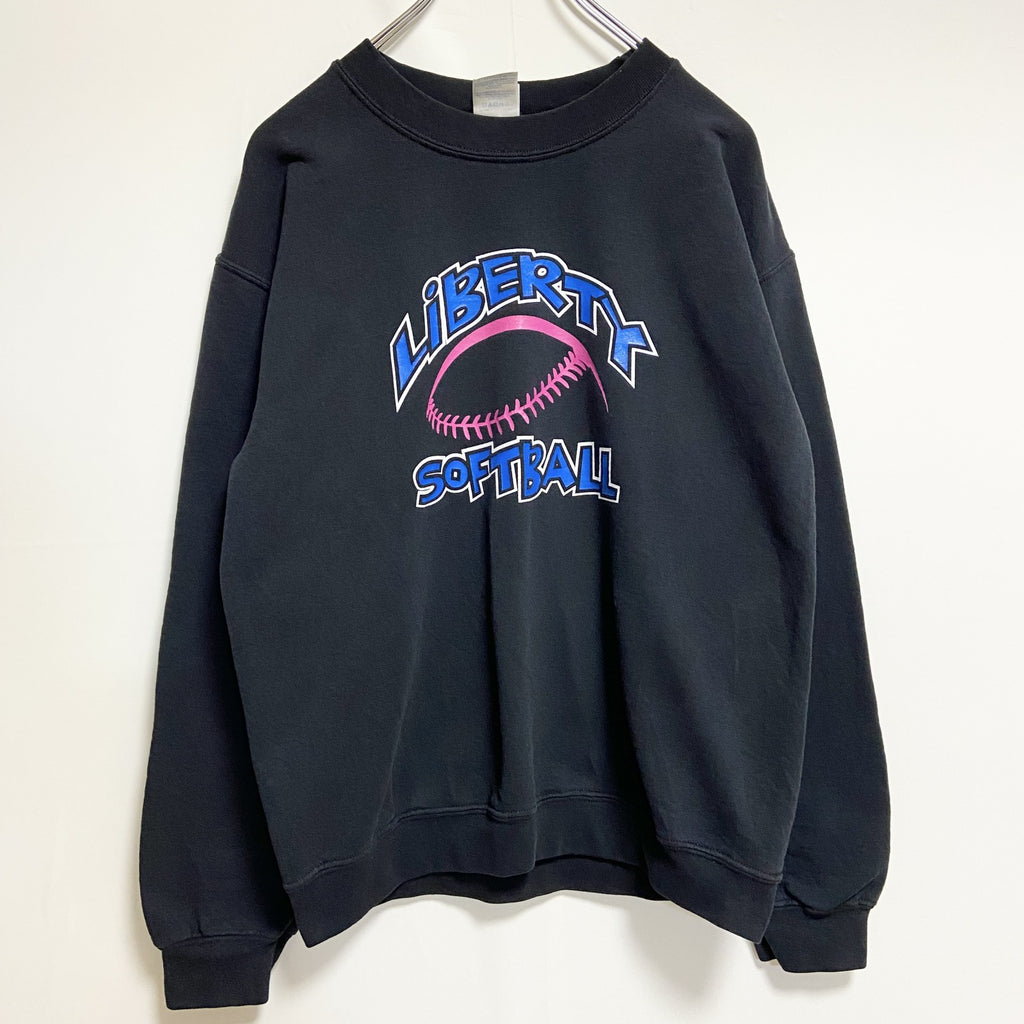 GILDAN　ギルダン　長袖プリントスウェット　クルーネックトレーナー　ソフトボール　黒　ブラック　レトロデザイン　Sサイズ　古着
