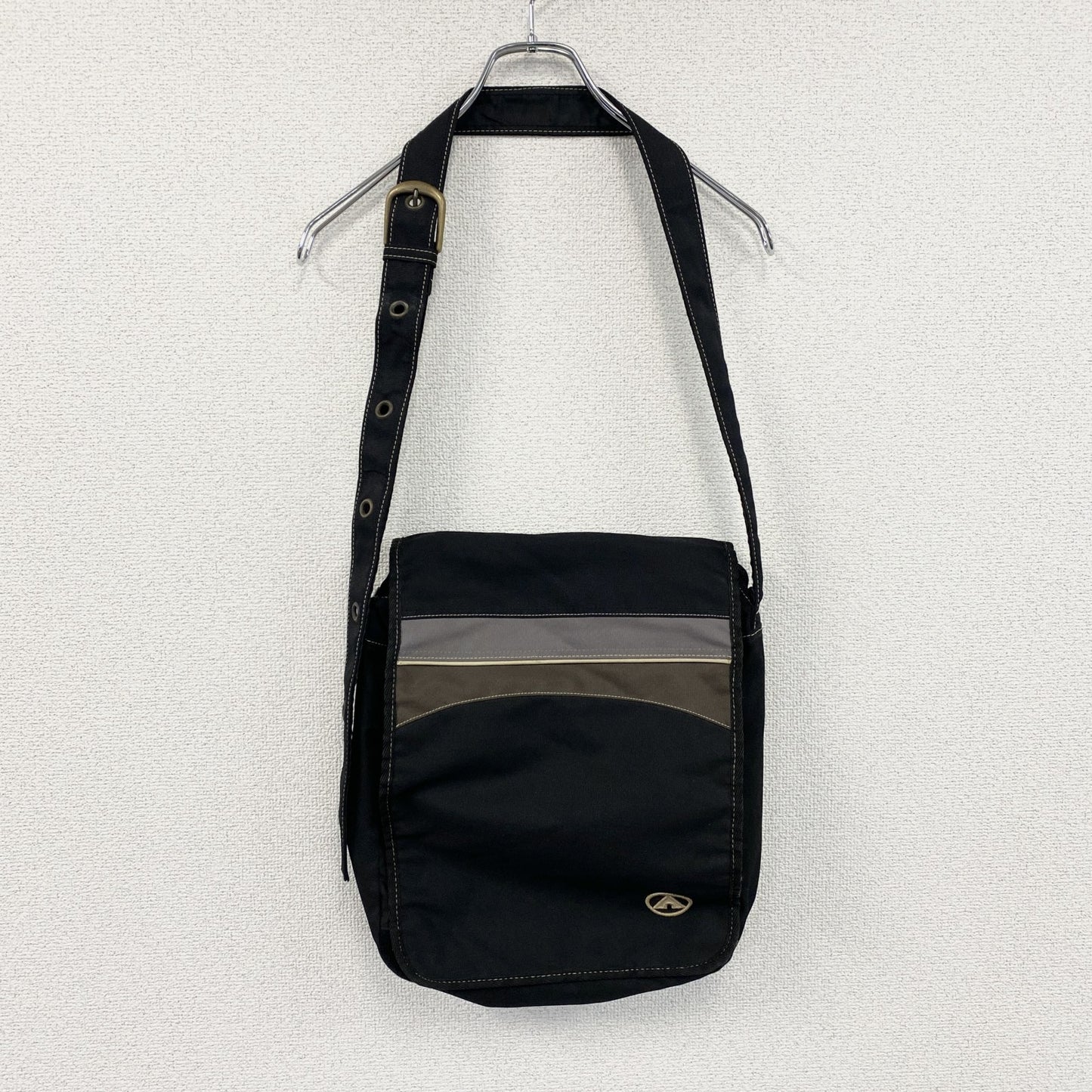 00s　AIRWALK　エアウォーク　ショルダーバッグ　ヴィンテージ　刺繍ロゴ　黒　ブラック