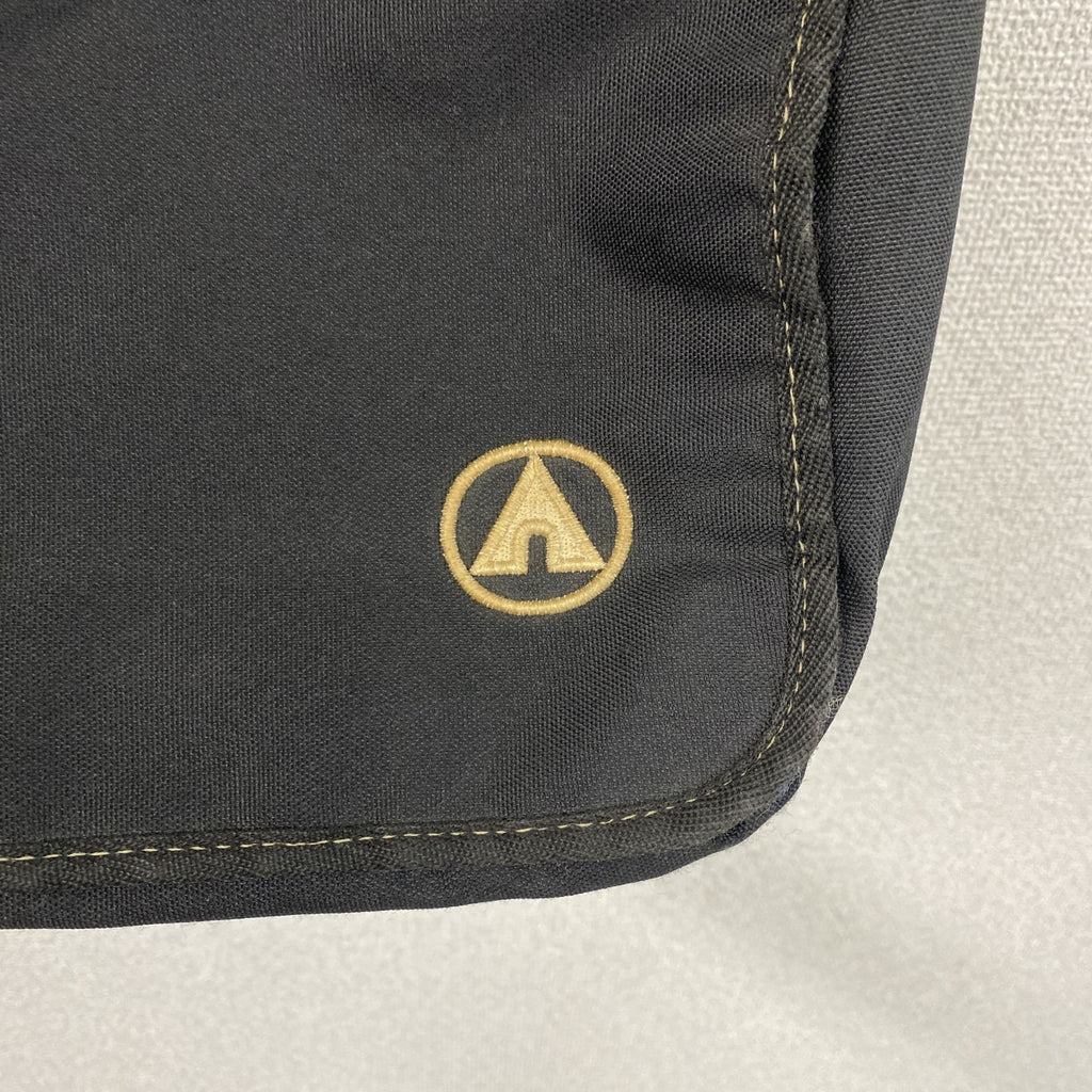 古着 used　00s　AIRWALK　エアウォーク　ショルダーバッグ　ヴィンテージ　刺繍ロゴ　黒　ブラック