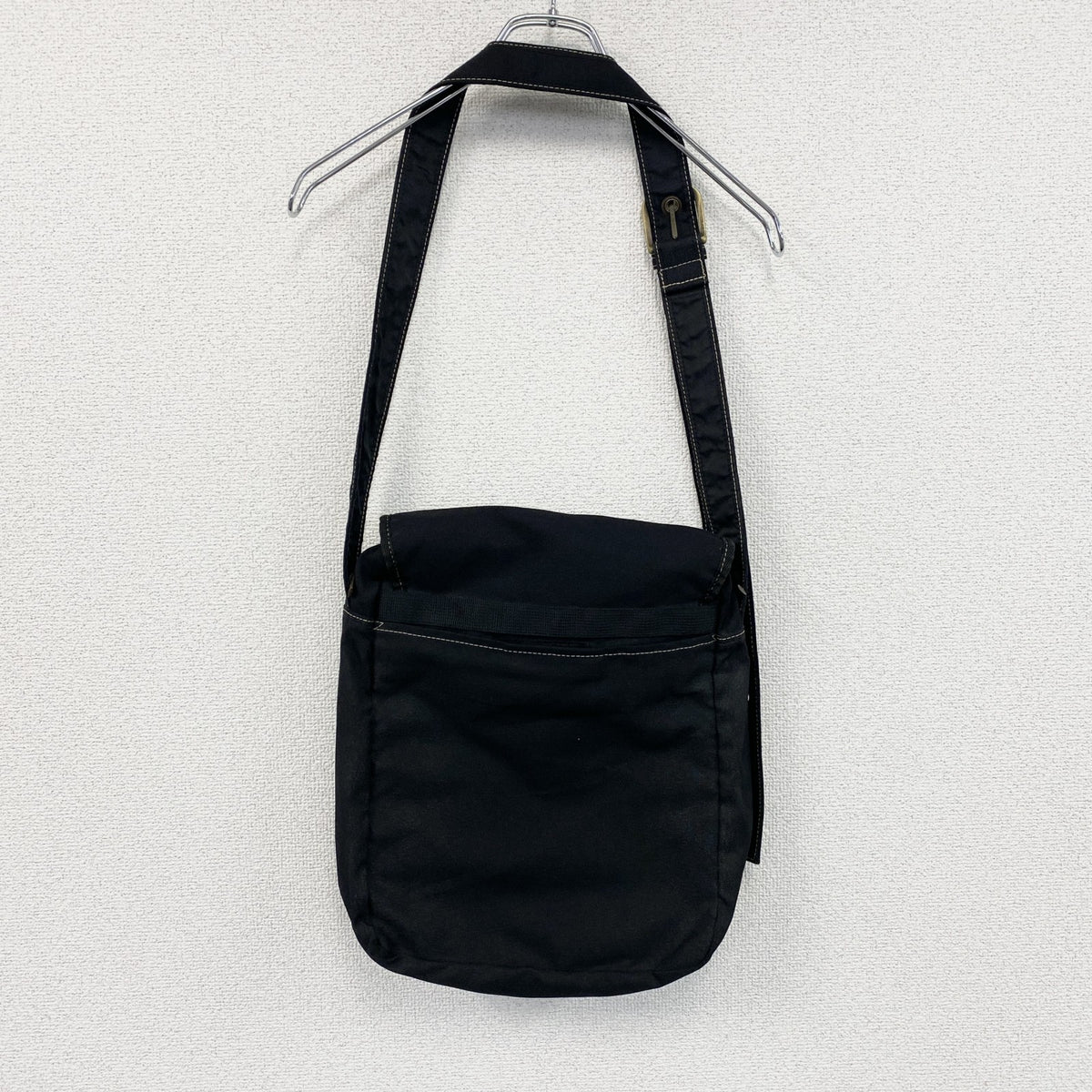 古着 used　00s　AIRWALK　エアウォーク　ショルダーバッグ　ヴィンテージ　刺繍ロゴ　黒　ブラック
