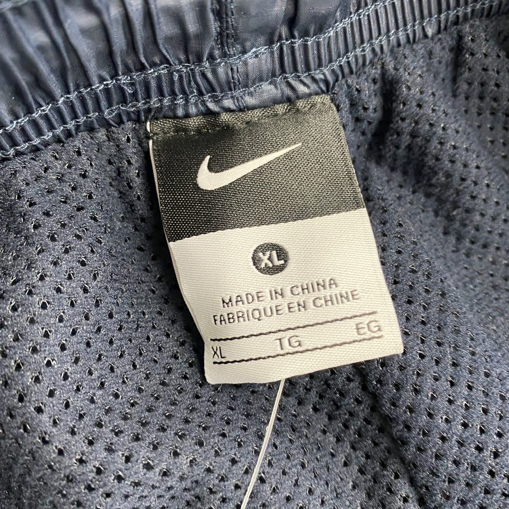 NIKE　ナイキ　トラックパンツ　タグ付き　未使用品　紺　ネイビー　XLサイズ　古着