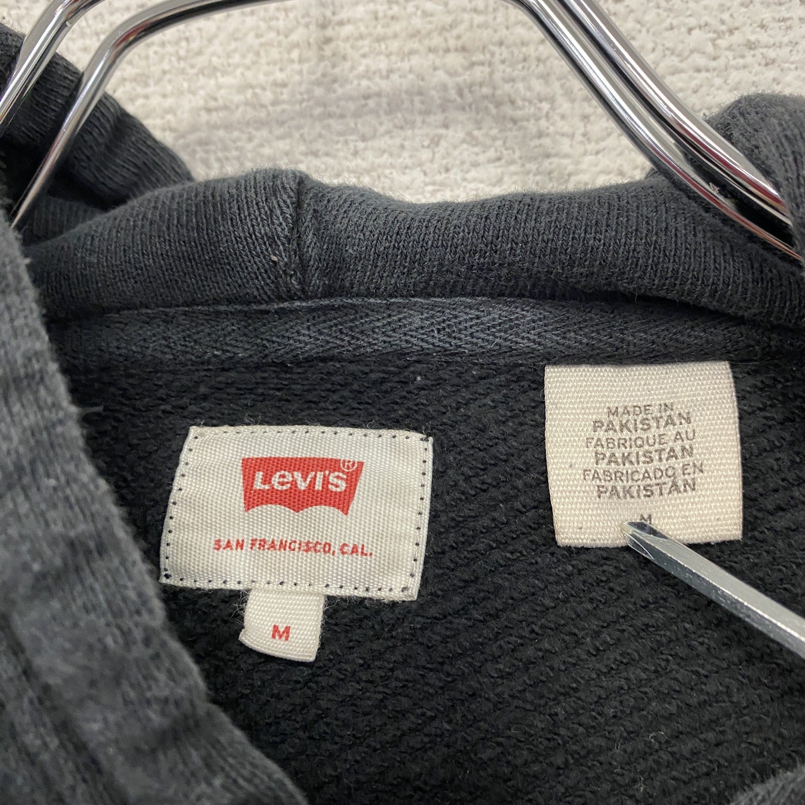 Levi's　リーバイス　スウェットパーカー/フーディー　デカロゴ　黒　ブラック　Mサイズ　古着