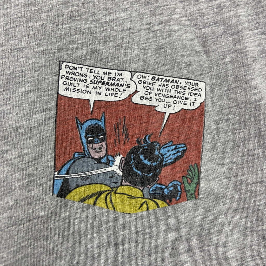 BATMAN　バットマン　半袖プリントTシャツ　キャラクターT　アニメT　灰色　グレー　Mサイズ　古着