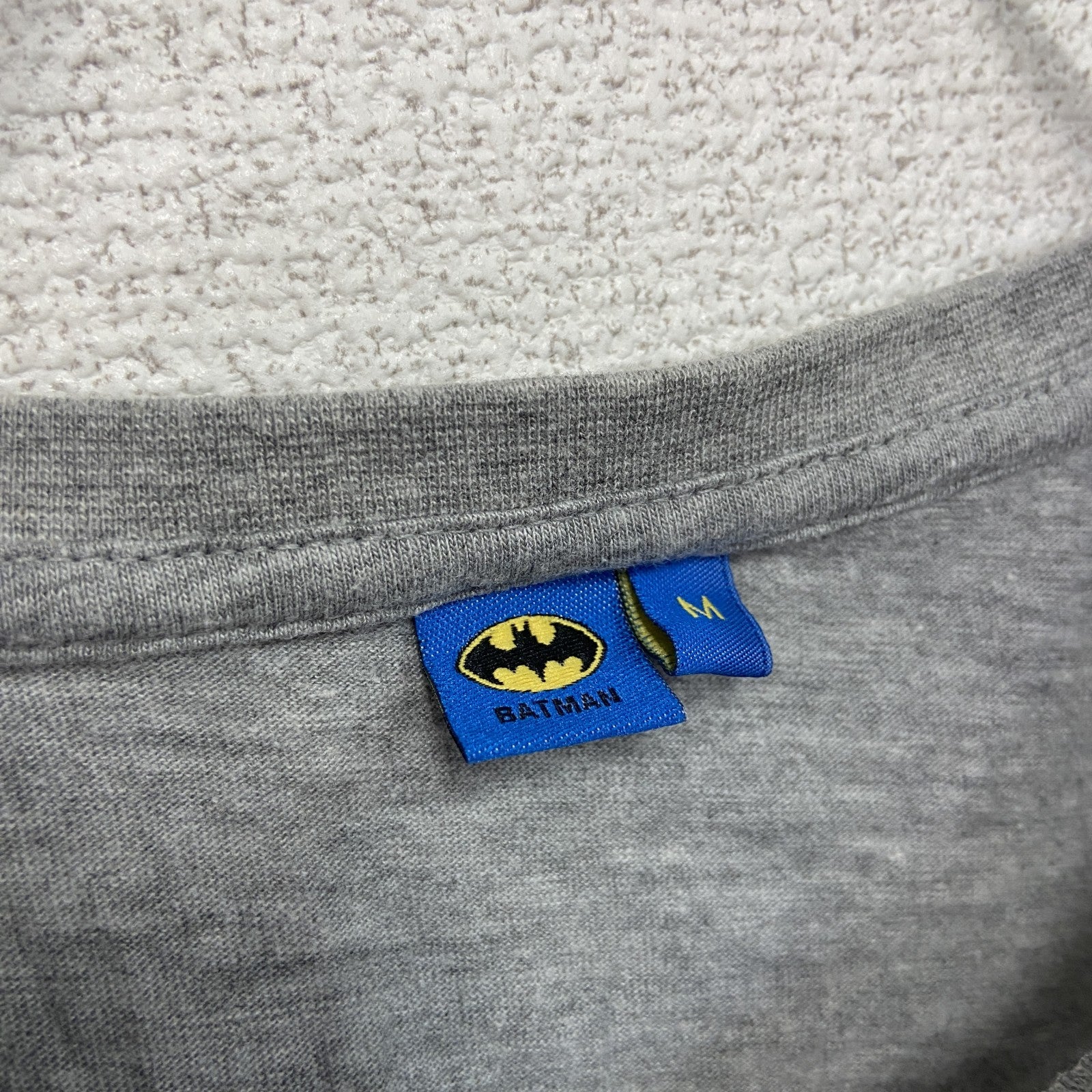 BATMAN　バットマン　半袖プリントTシャツ　キャラクターT　アニメT　灰色　グレー　Mサイズ　古着