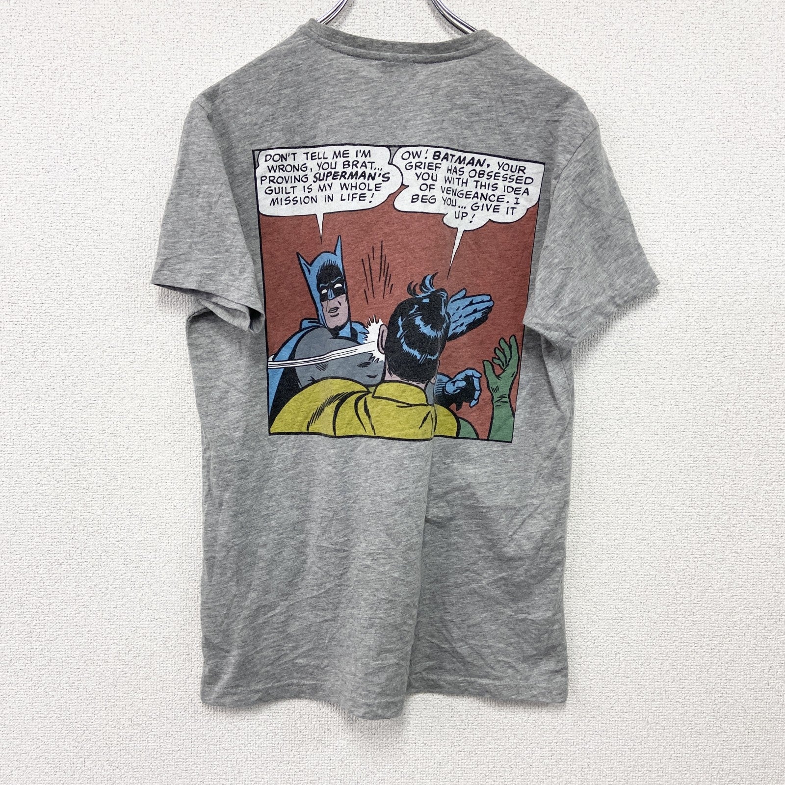 BATMAN　バットマン　半袖プリントTシャツ　キャラクターT　アニメT　灰色　グレー　Mサイズ　古着