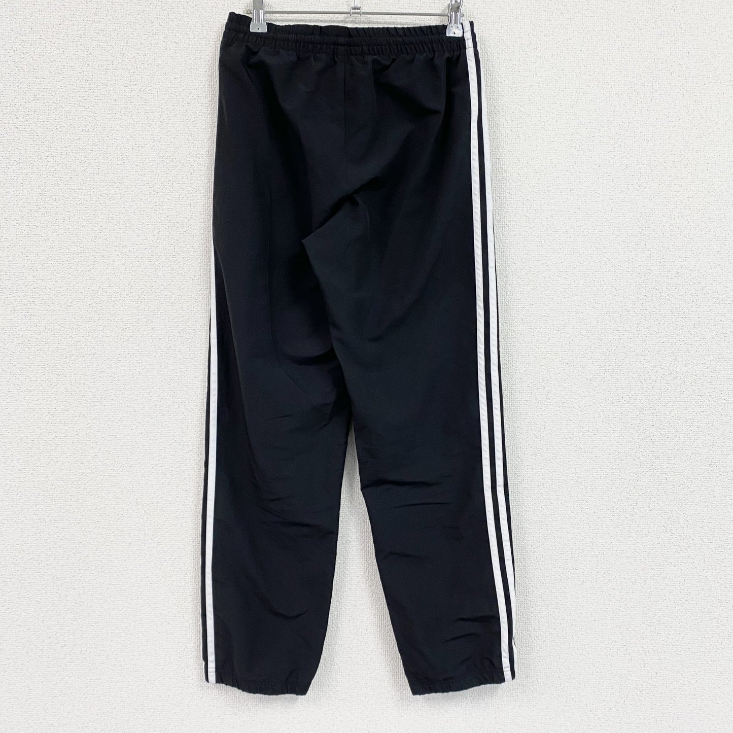 adidas　アディダス　トラックパンツ　ジャージパンツ　黒　ブラック　Mサイズ