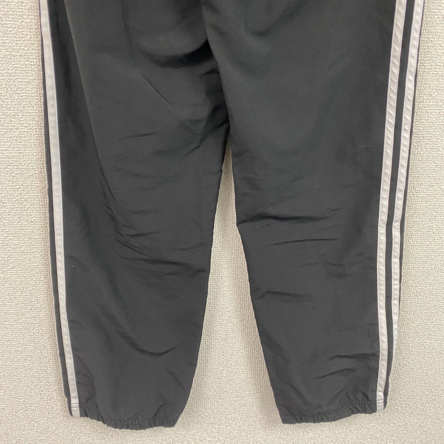 adidas　アディダス　トラックパンツ　ジャージパンツ　黒　ブラック　Mサイズ