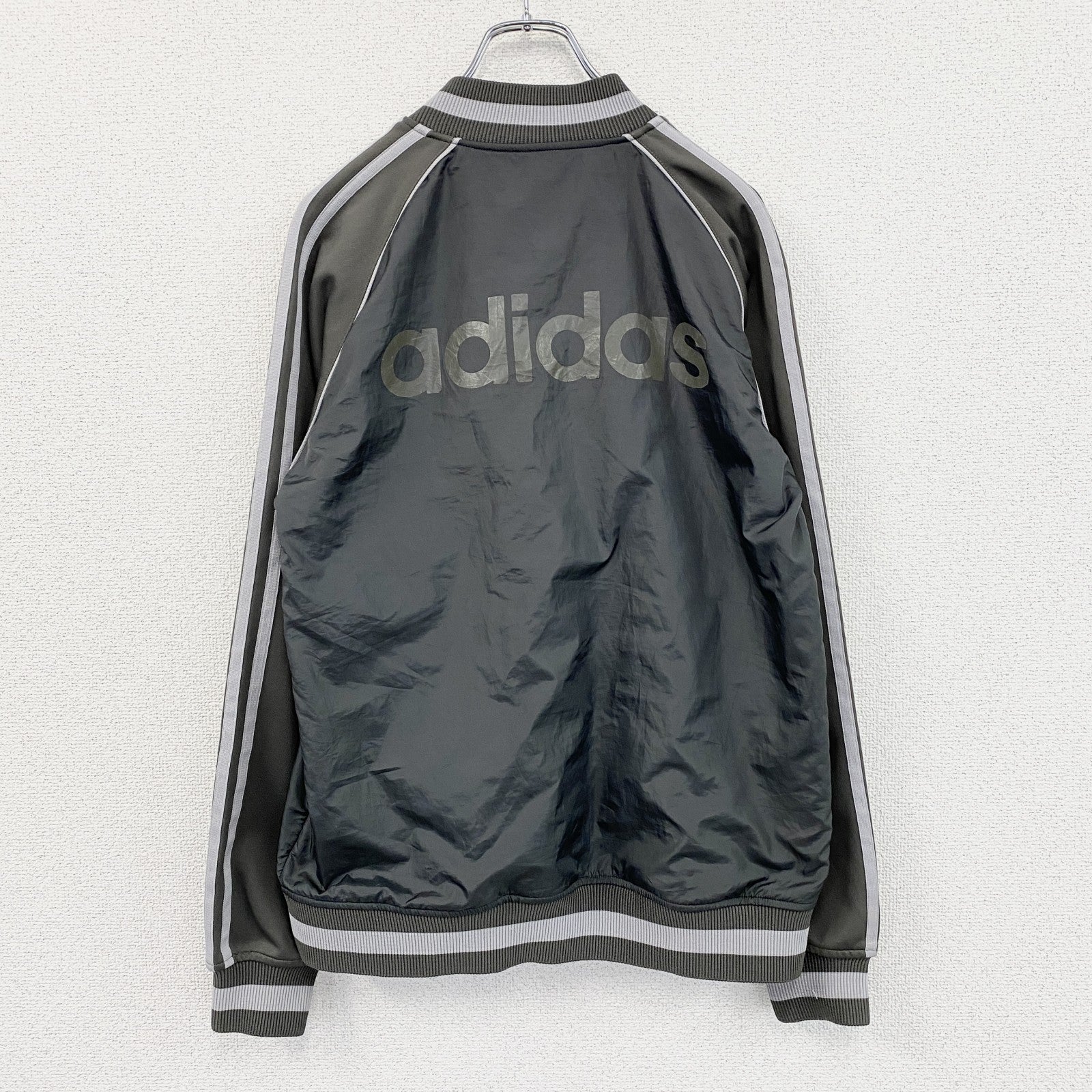 adidas　アディダス　トラックジャケット/ジャージ　デカロゴ　ダークグレー　Oサイズ　古着