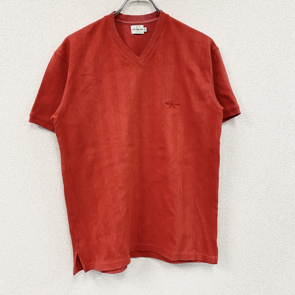 ～00s　Calvin Klein　カルバンクライン　VネックTシャツ　ヴィンテージ　刺繍ロゴ　レッド　Sサイズ　古着