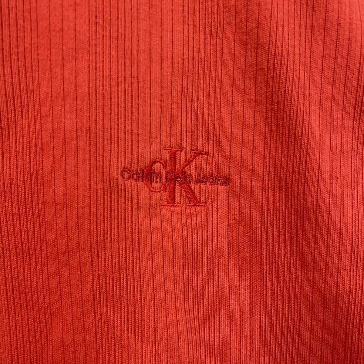 ～00s　Calvin Klein　カルバンクライン　VネックTシャツ　ヴィンテージ　刺繍ロゴ　レッド　Sサイズ　古着
