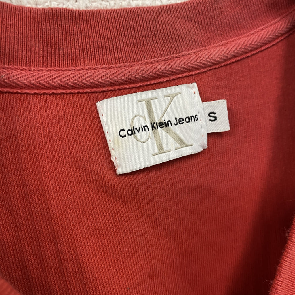 ～00s　Calvin Klein　カルバンクライン　VネックTシャツ　ヴィンテージ　刺繍ロゴ　レッド　Sサイズ　古着