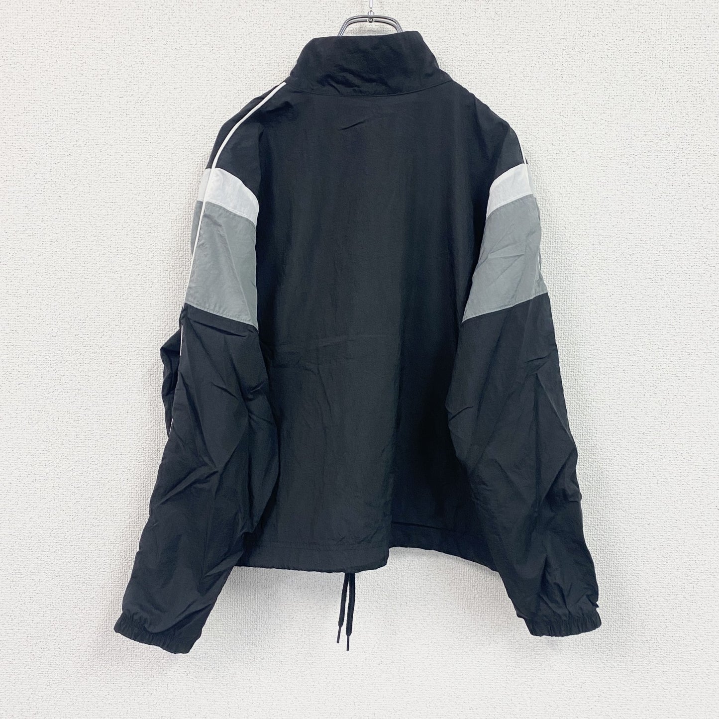 NIKE　ナイキ　プルオーバーナイロンジャケット　ハーフジップ　アノラック　黒　ブラック　Sサイズ