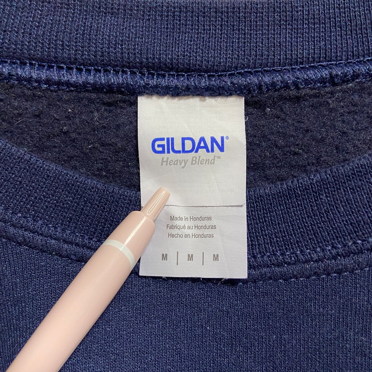 古着 used　GILDAN　ギルダン　長袖ロゴプリントスウェット　トレーナー　クルーネック　ネイビー　秋冬服　Mサイズ