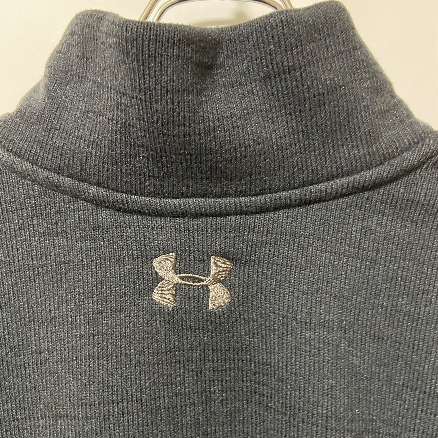 古着 used　UNDER ARMOU アンダーアーマー　ハーフボタンフリースジャケット　黒　ワンポイントロゴ刺繡　XXLサイズ