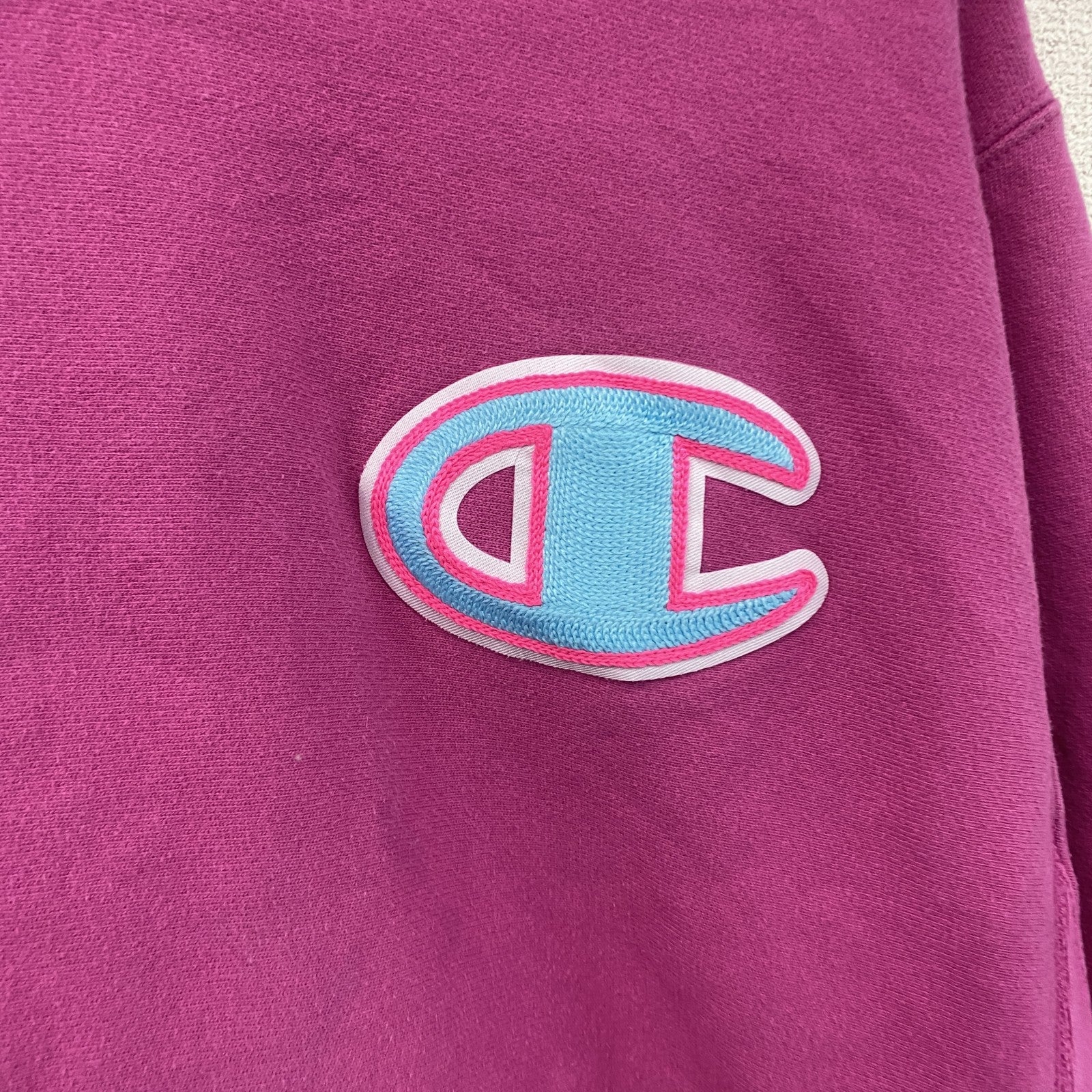 Champion　チャンピオン　リバースウィーブ　スウェットパーカー/フーディー　ヘビーウエイト　ワッペン　現行　ピンク　Lサイズ　古着