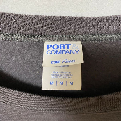 古着 used　PORT&COMPANY　長袖ワンポイントプリントスウェット　トレーナー　クルーネック　グレー　秋冬服　Mサイズ