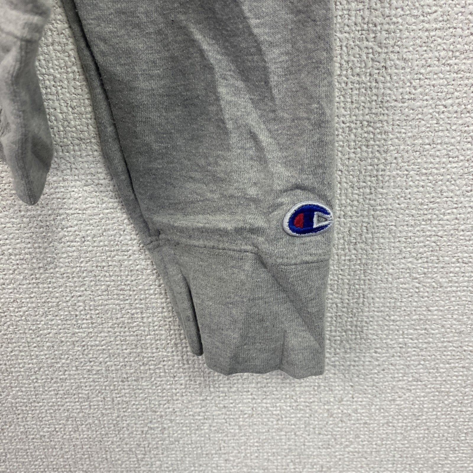 champion　チャンピオン　スウェット/トレーナー　ワッペン　クルーネック　現行　灰色　グレー　Sサイズ　古着