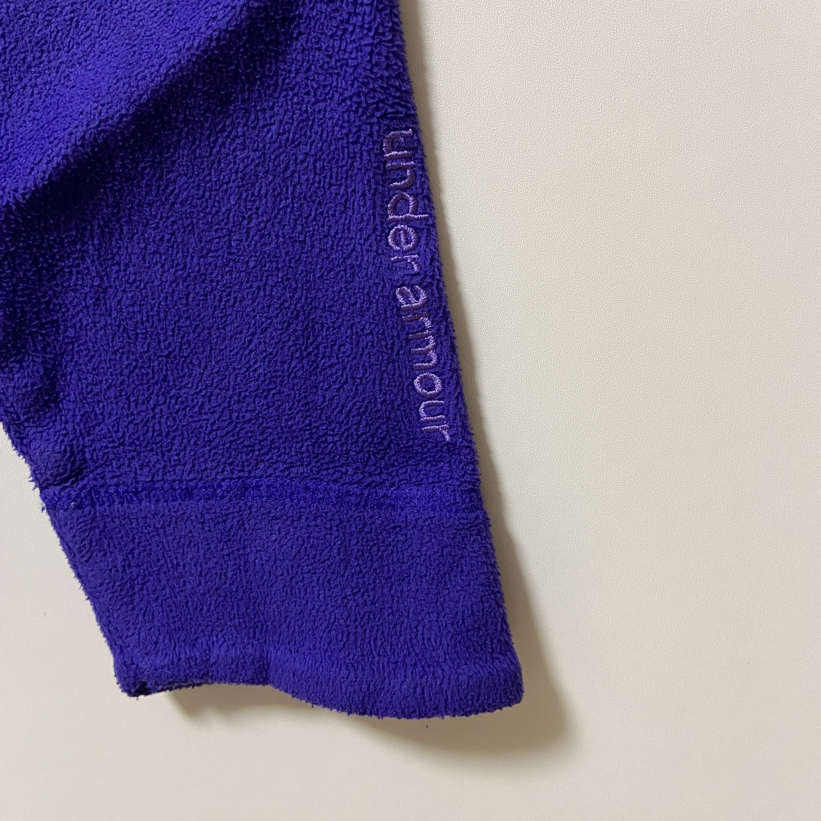 UNDER ARMOUR アンダーアーマー　長袖ハーフジップフリースジャケット　紫　パープル　ロゴ刺繍 ハイネック　Mサイズ　古着