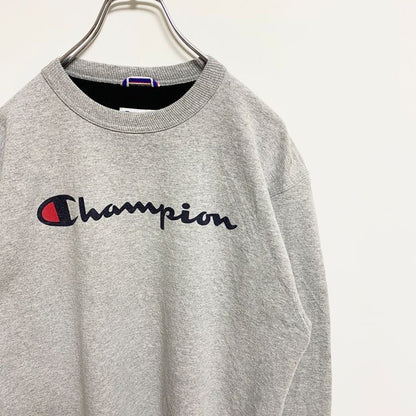 古着 used　Champion　チャンピオン　長袖ロゴプリントスウェット　トレーナー　クルーネック　グレー　Mサイズ