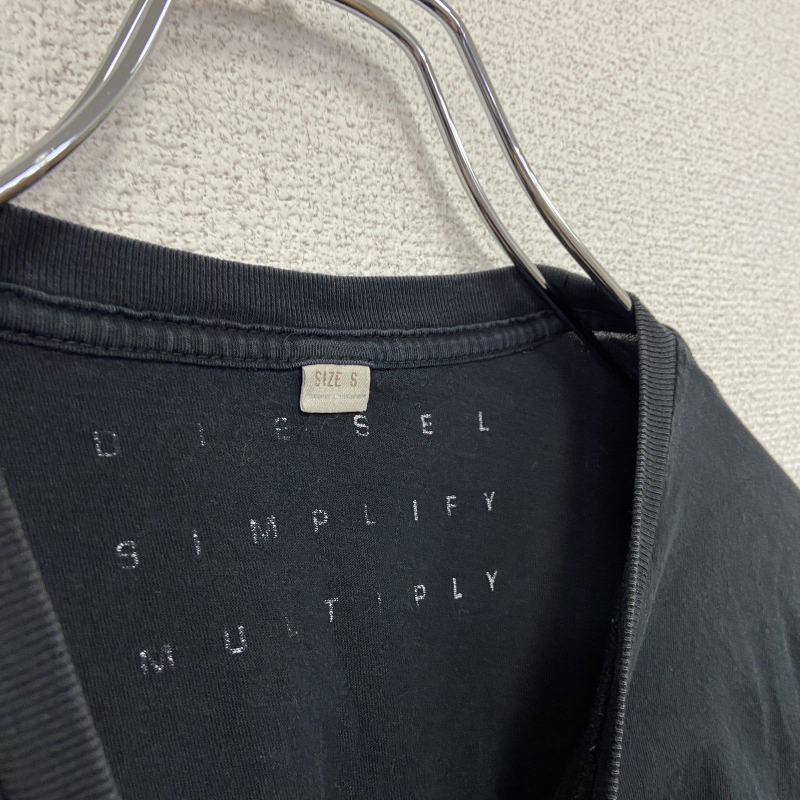 DIESEL　ディーゼル　半袖プリントTシャツ　黒　ブラック　Sサイズ　古着