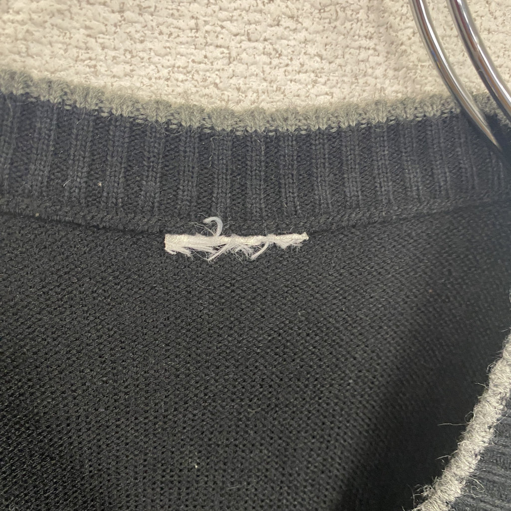 adidas　アディダス　アクリルニットベスト　Vネック　ワンポイント刺繍ロゴ　黒　ブラック　古着