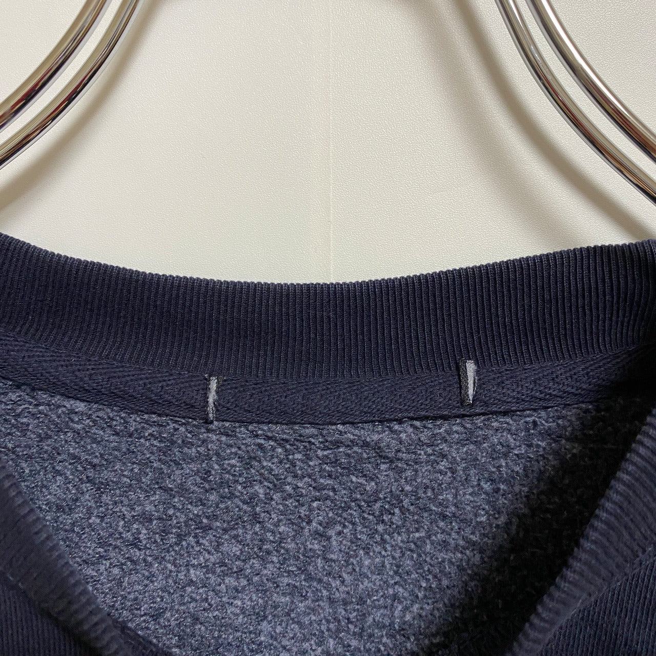 長袖ロゴ刺繍スウェット　トレーナー　クルーネック　チューリッヒ　シンプル　黒　ブラック　秋冬服　古着