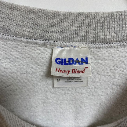 古着 used　GILDAN　ギルダン　長袖ロゴ刺繍スウェット　トレーナー　クルーネック　グレー　秋冬服　Mサイズ