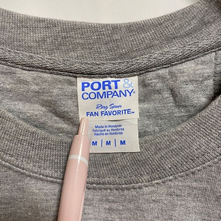 PORT&COMPANY　長袖プリントスウェット　トレーナー　クルーネック　グレー　灰色　秋冬服　Mサイズ　古着