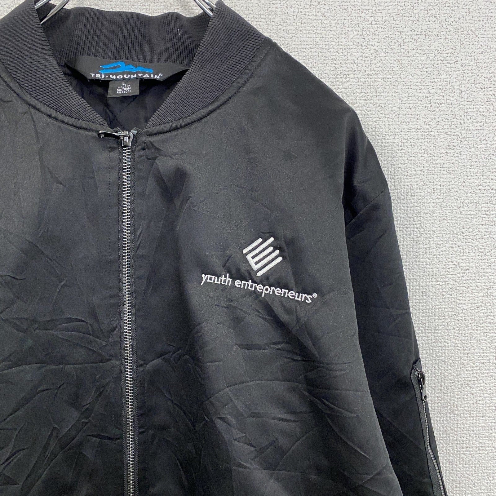 TRI-MOUNTAIN　トライマウンテン　MA-1　ブルゾン/スイングトップ　中綿入り　黒　ブラック　Lサイズ　古着