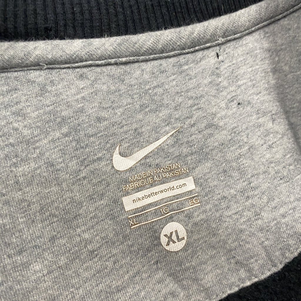 NIKE　ナイキ　フルジップスウェットパーカー/フーディー　スウッシュ　黒　ブラック　XLサイズ　古着
