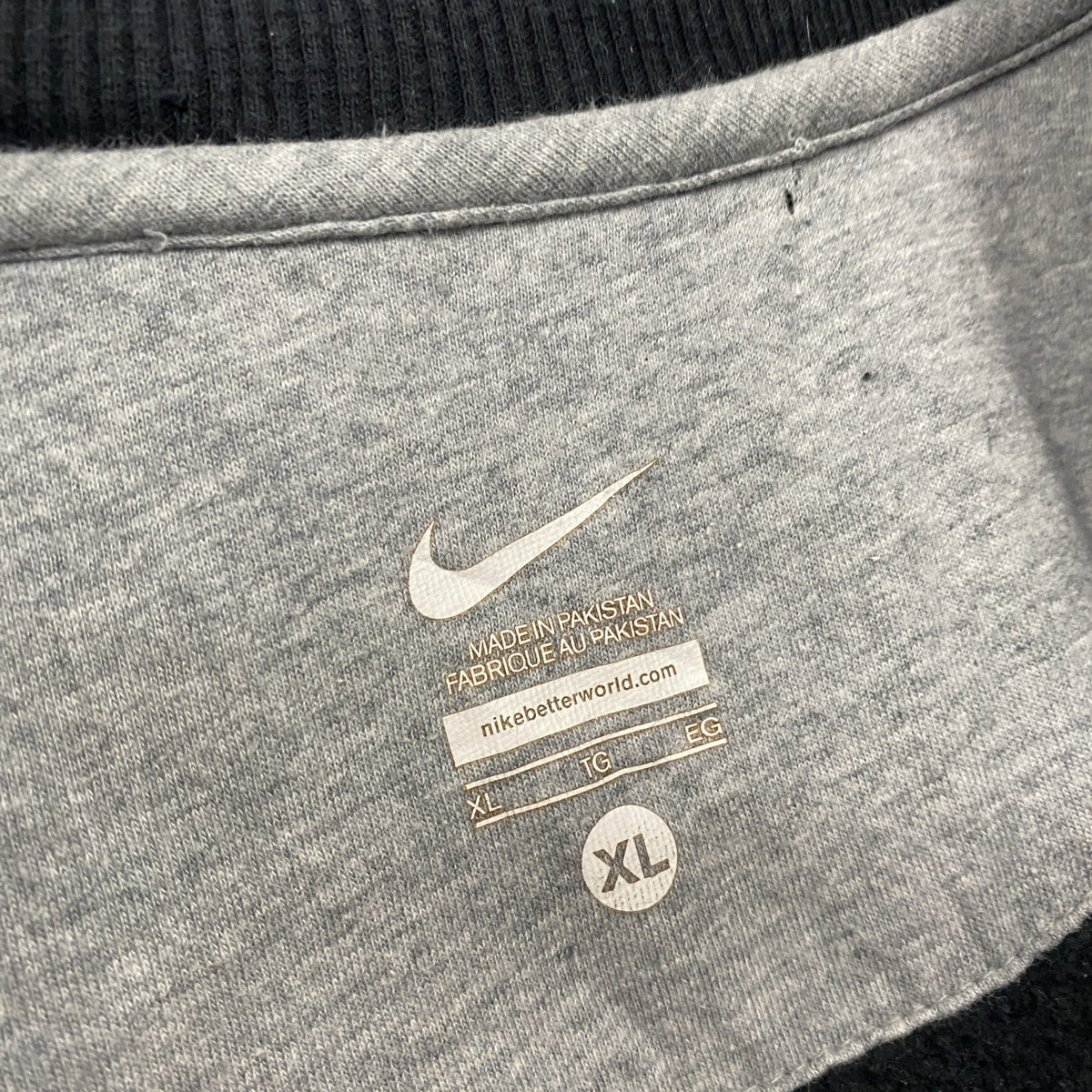 NIKE　ナイキ　フルジップスウェットパーカー/フーディー　スウッシュ　黒　ブラック　XLサイズ　古着