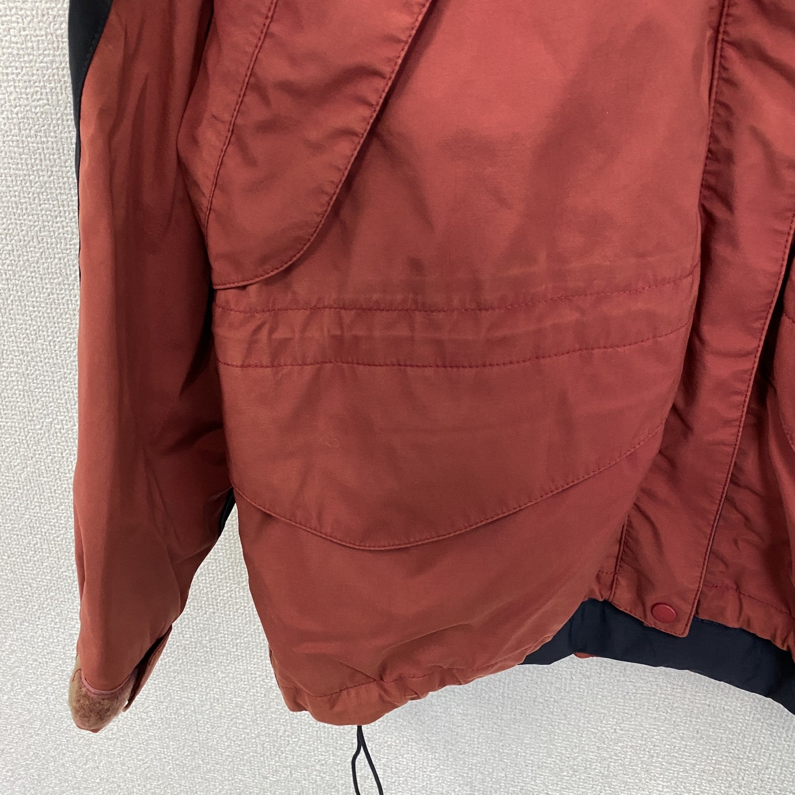 mont-bell　モンベル　マウンテンパーカー　中綿入り　比翼仕立て　赤　レッド　黒　ブラック　Mサイズ　古着