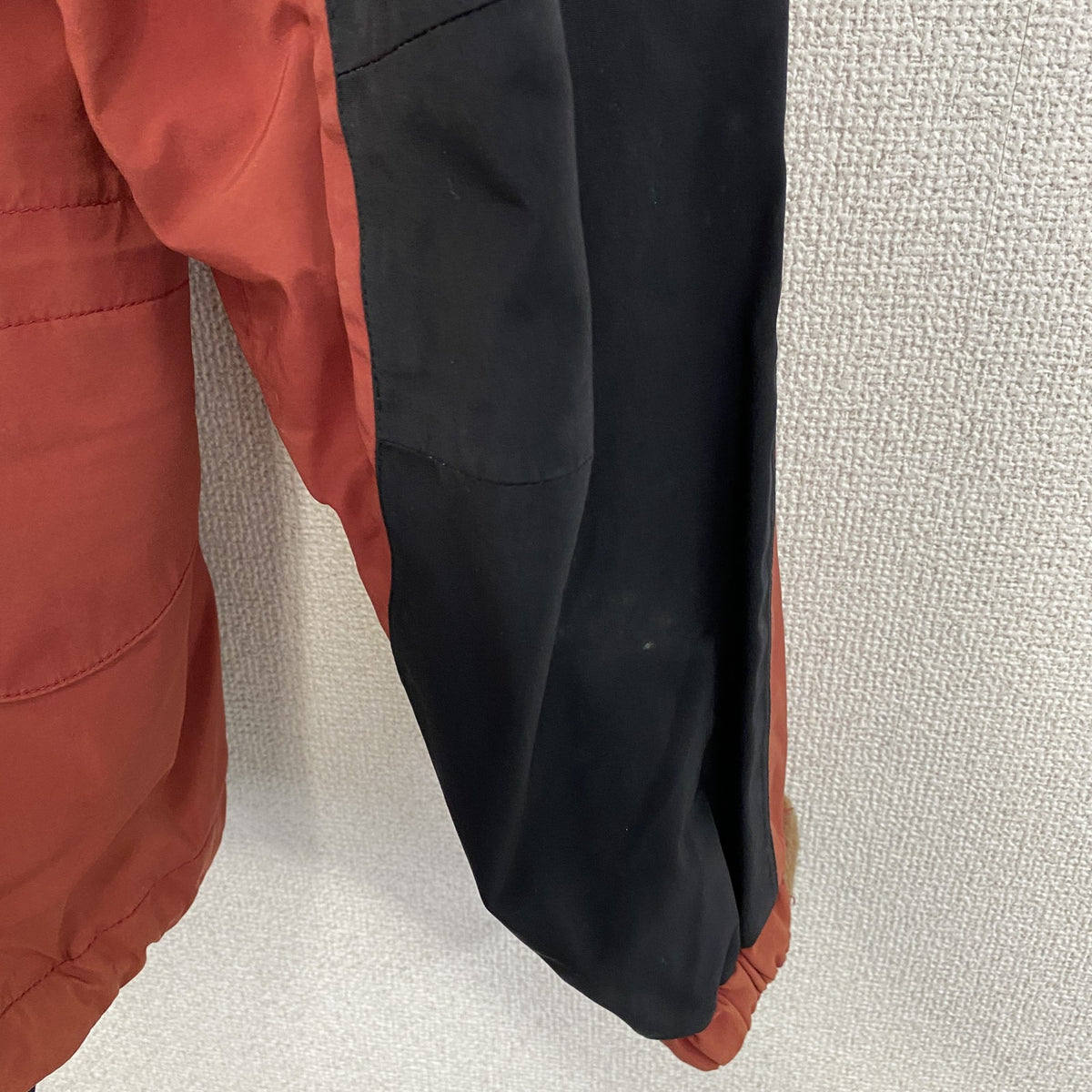 mont-bell　モンベル　マウンテンパーカー　中綿入り　比翼仕立て　赤　レッド　黒　ブラック　Mサイズ　古着
