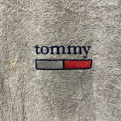 古着 used　TOMMY HILFIGER トミーヒルフィガー　フリースベスト　ワンポイント刺繍　グレー　ホワイト　ハイネック