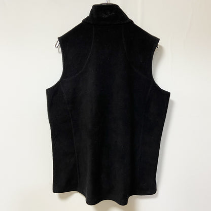古着 used　WOOLRICH　ウールリッチ　ハイネックフリースベスト　ワンポイント刺繍　シンプル　ノームコア　黒　Lサイズ