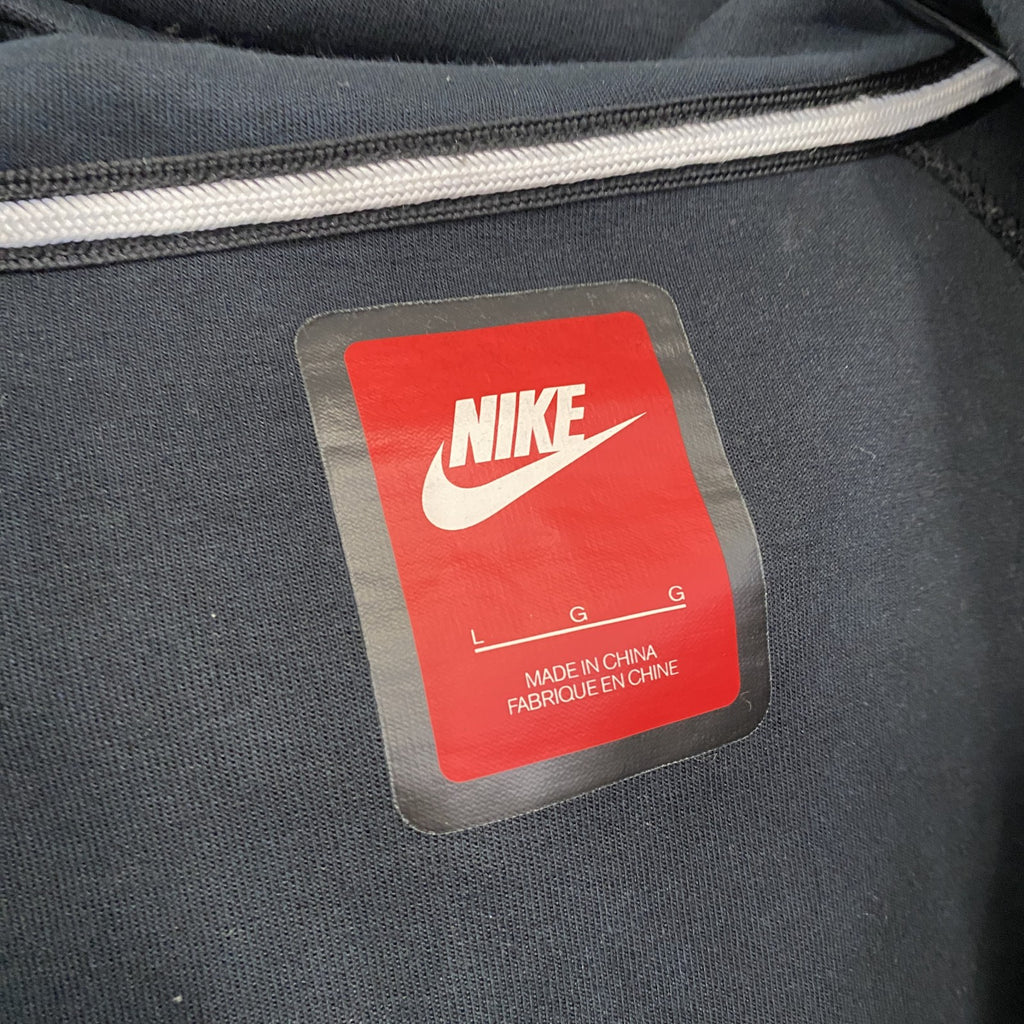 NIKE　ナイキ　フルジップパーカー/フーディー　ハイネック　スウッシュ　黒　ブラック　Lサイズ　古着
