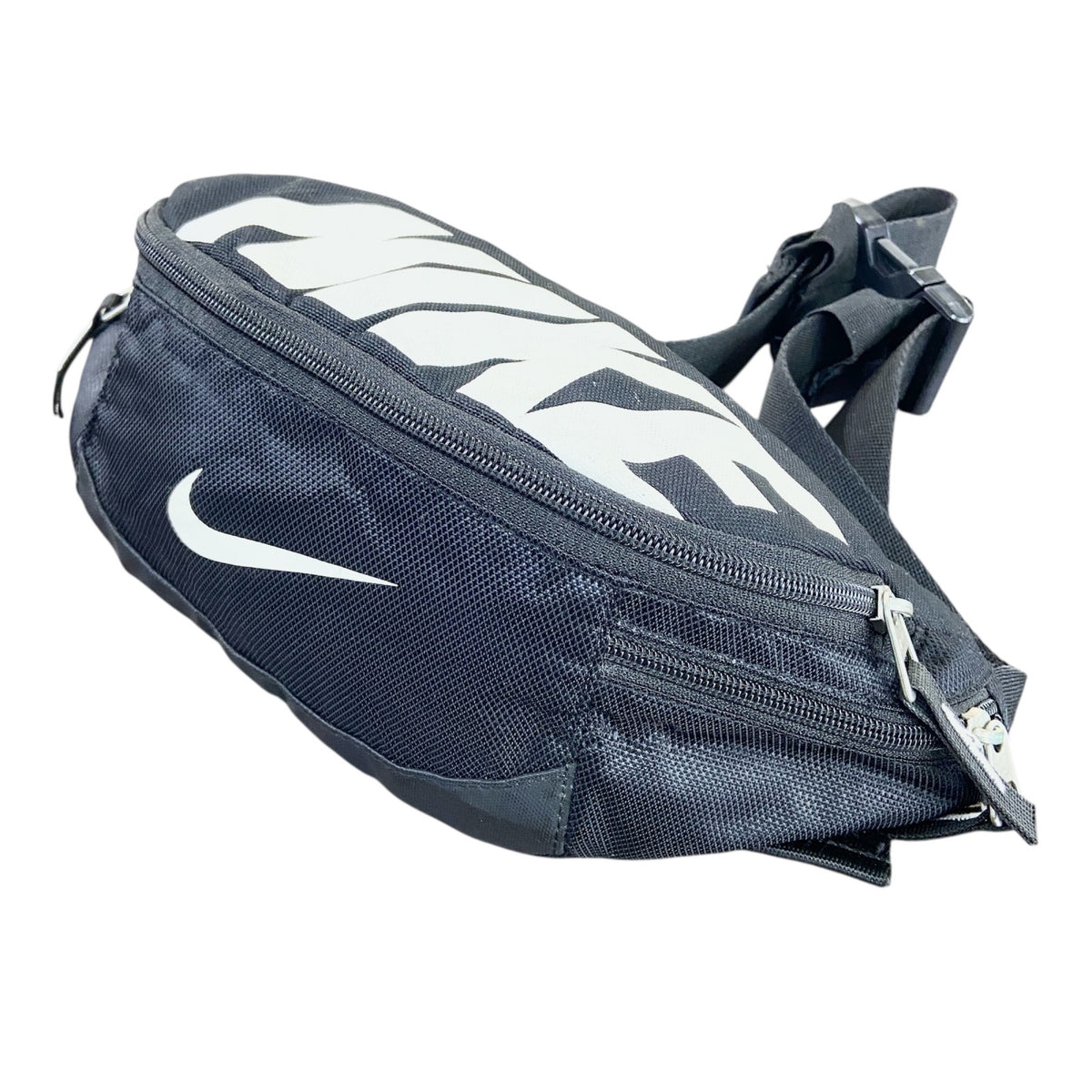 NIKE　ナイキ　ボディバッグ/ウエストポーチ　スウッシュ　デカロゴ　黒　ブラック　　古着